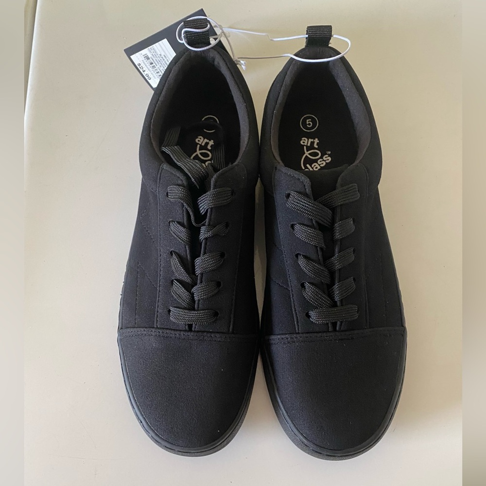 Kids Art Class Garrett Black Lace Up Sneakers NIB